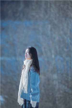 穿越小白脸，女帝只想要我