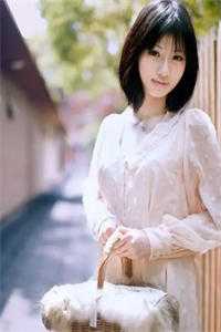 穿越小白脸，女帝只想要我畅读精品