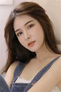 穿越小白脸，女帝只想要我精品
