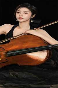 畅读全文离婚后，前军嫂她靠实力暴富