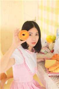 十八线糊咖：我的金主是我小后妈全文