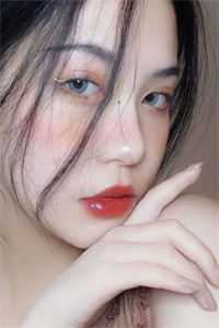 兵王会读心，漂亮后妈摆烂被宠哭长篇小说
