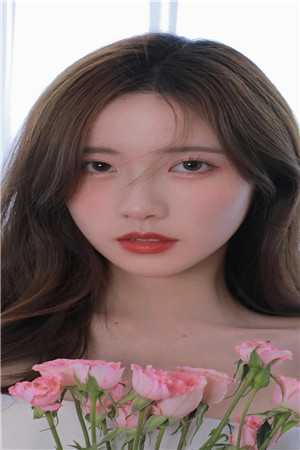穿越小白脸，女帝只想要我在哪看