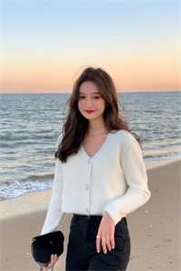 热门作品穿越小白脸，女帝只想要我