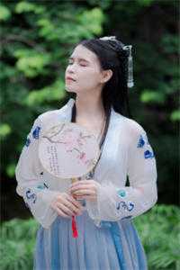 穿越小白脸，女帝只想要我无弹窗