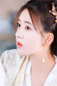青色的美女