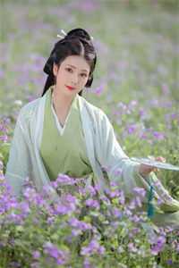 军婚甜蜜蜜，兵王他不撒手了文章